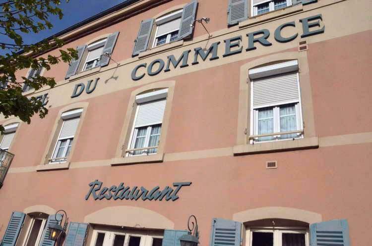 Hotel Du Commerce Пон-де-Во Экстерьер фото